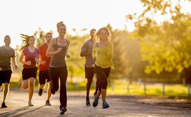 女性什么时候开始进入“更年期”？会有哪些常见表现？