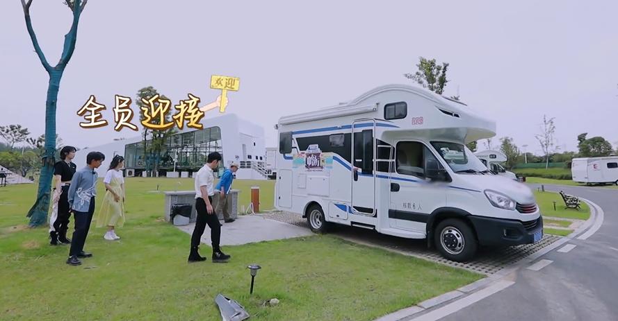 一季比一季难看？《中餐厅5》不靠谱，全员不会做饭，尴尬又无聊