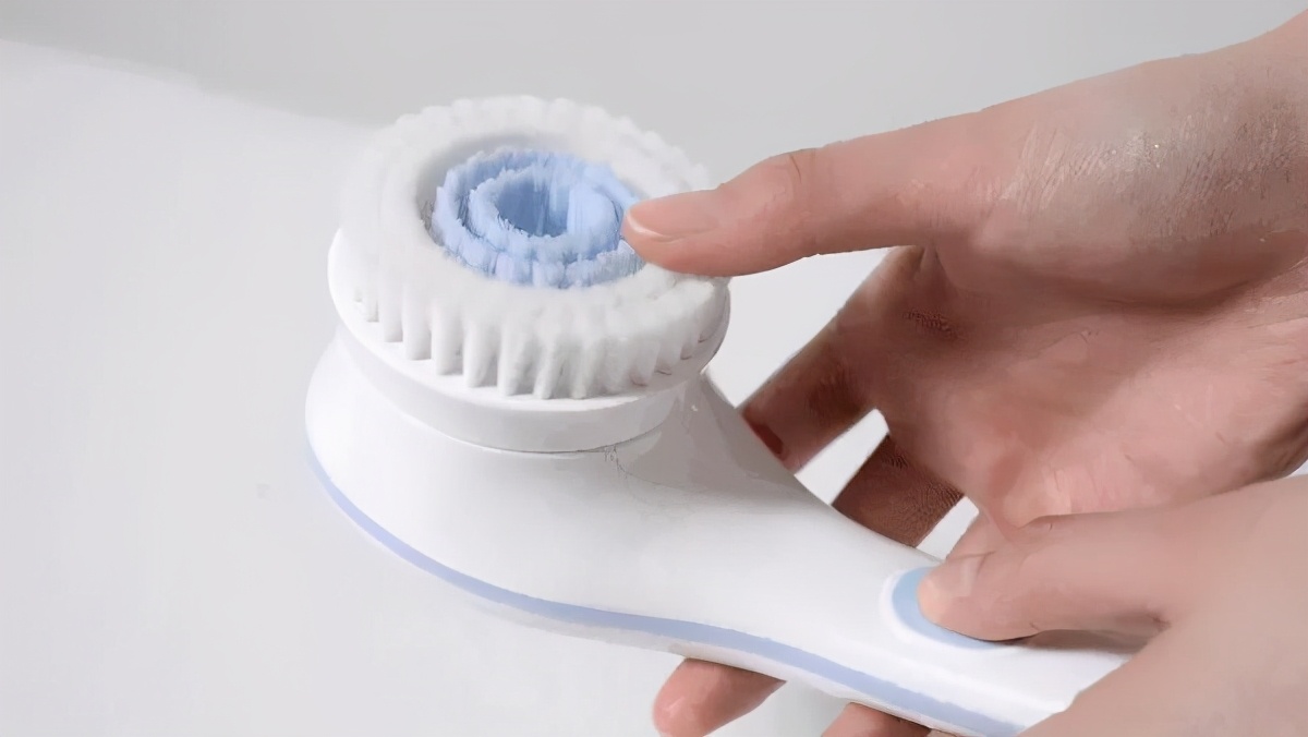 秋冬换个电动澡刷，深入清洁美肤，按摩从头爽到脚