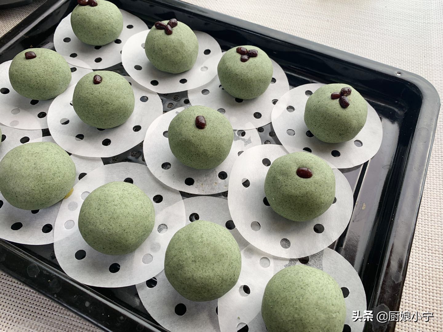 清明节吃青团青团该怎么做,清明节做的青团