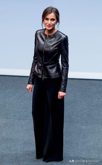 高档皇家贵族衣服女,皇家女人服饰