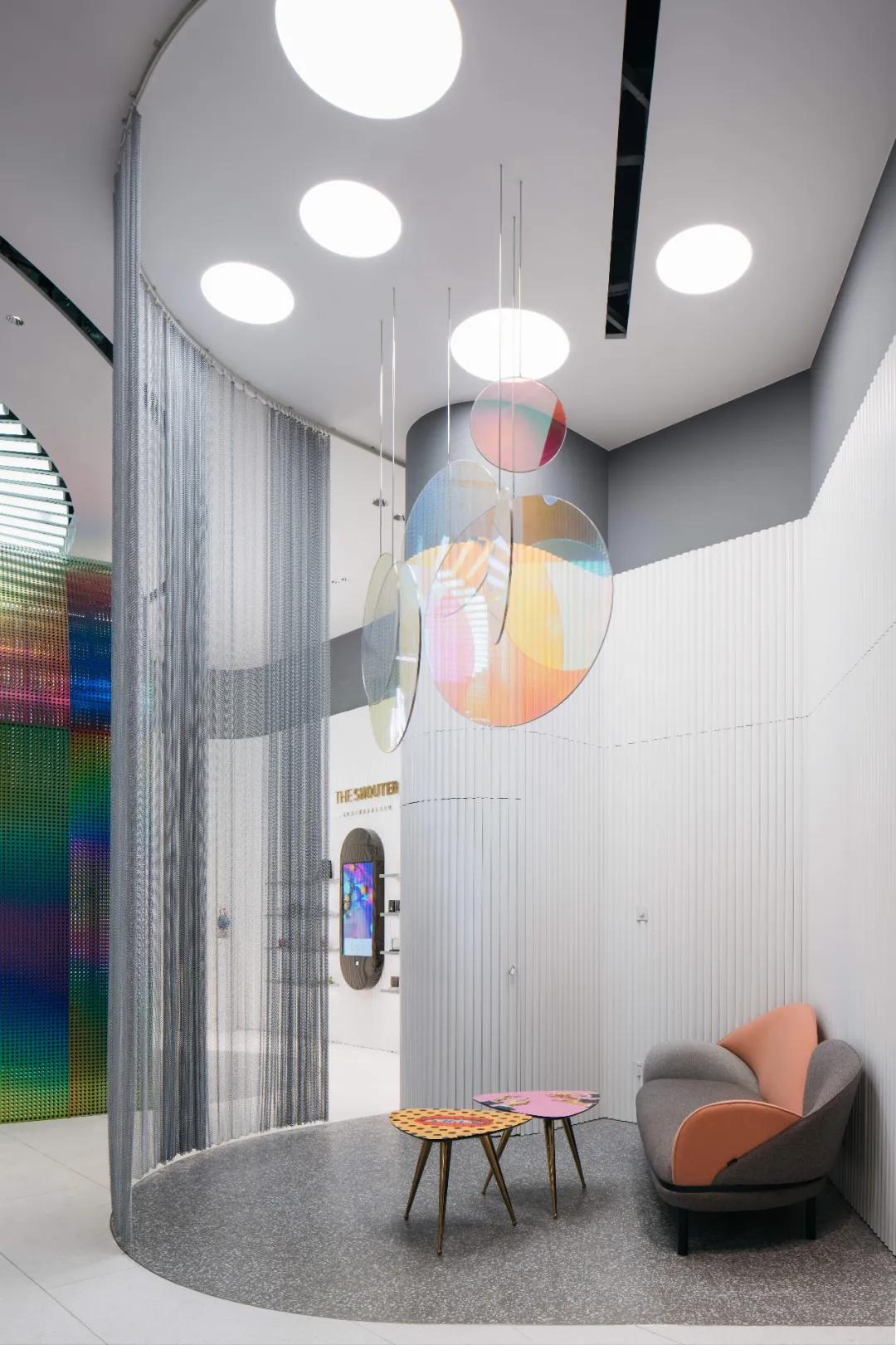 Storeage为B+Tube油罐打造智能新零售美妆集合店