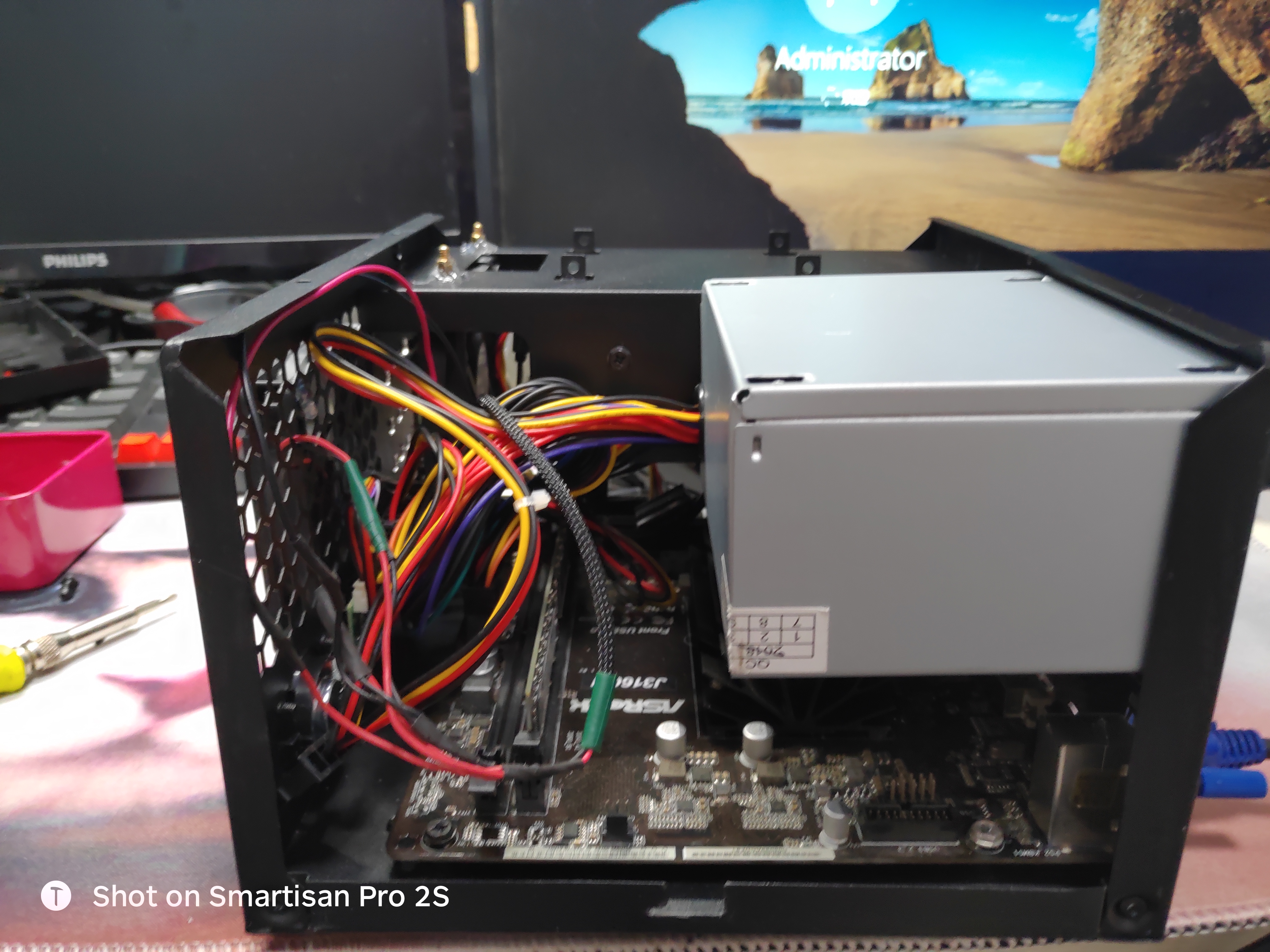 日常捡垃圾：60块包邮sinoc小机箱送电源和音响，真香？