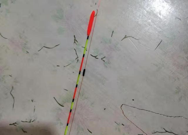 野钓鲫鱼如何选吃铅量,钓鲫鱼选浮漂吃铅量如何选择