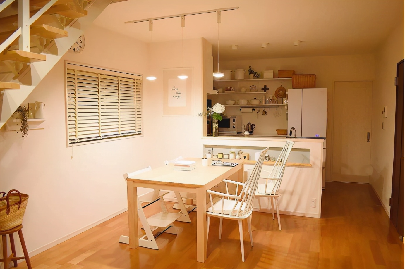 74岁日本主妇走红,日本27岁身体缺陷主妇走红全网