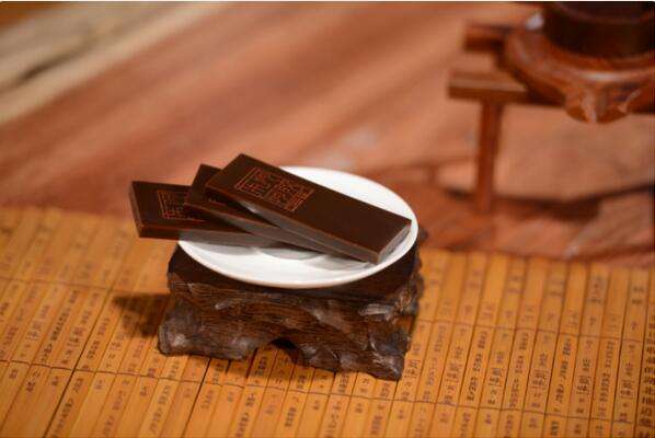 靠一块阿胶卖到73亿，被称“药中茅台”，一斤卖近6000元能赚多少