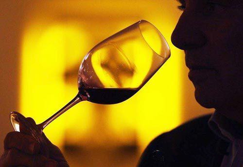 收藏白酒五粮液好还是茅台好,收藏红酒和白酒哪个好