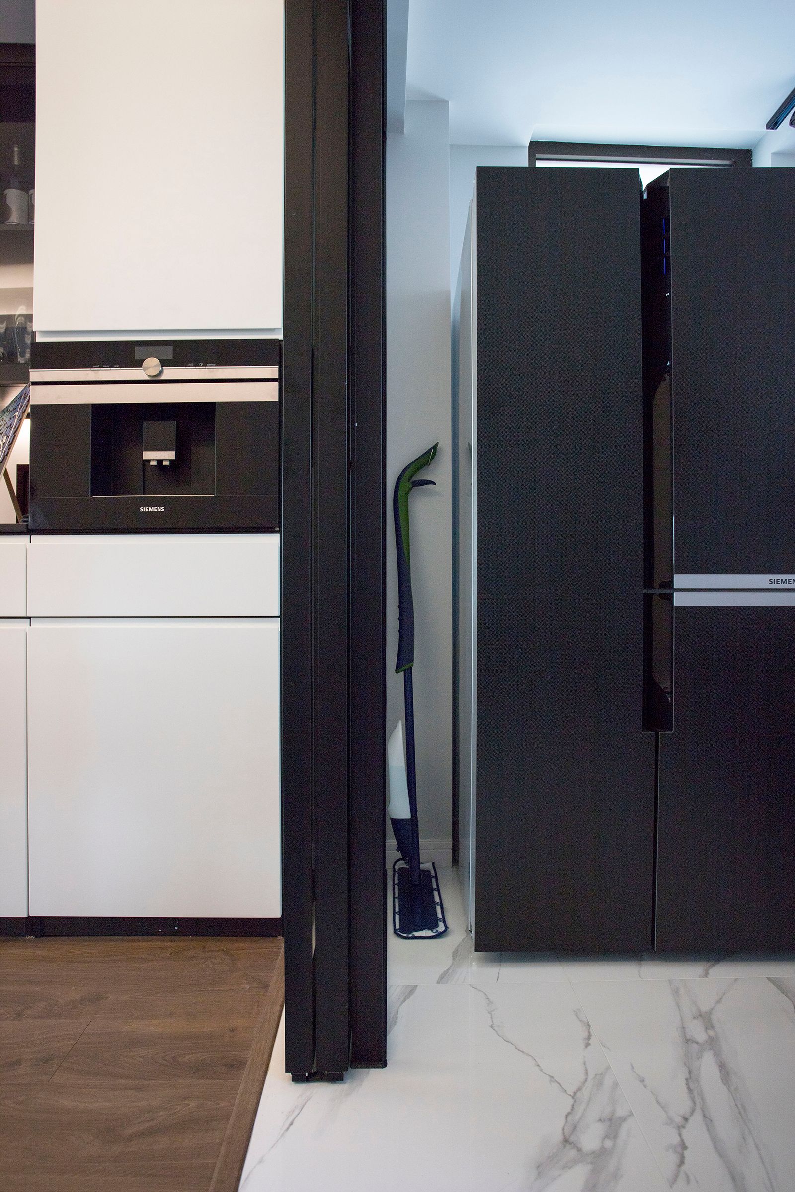 103㎡收纳满分，电动窗帘、上轨道移门和阳台吧台让家一键变高级