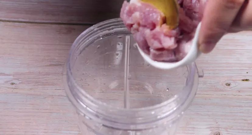 宝宝不吃菜只吃肉怎么解决,宝宝只吃肉和菜不吃米饭可以吗