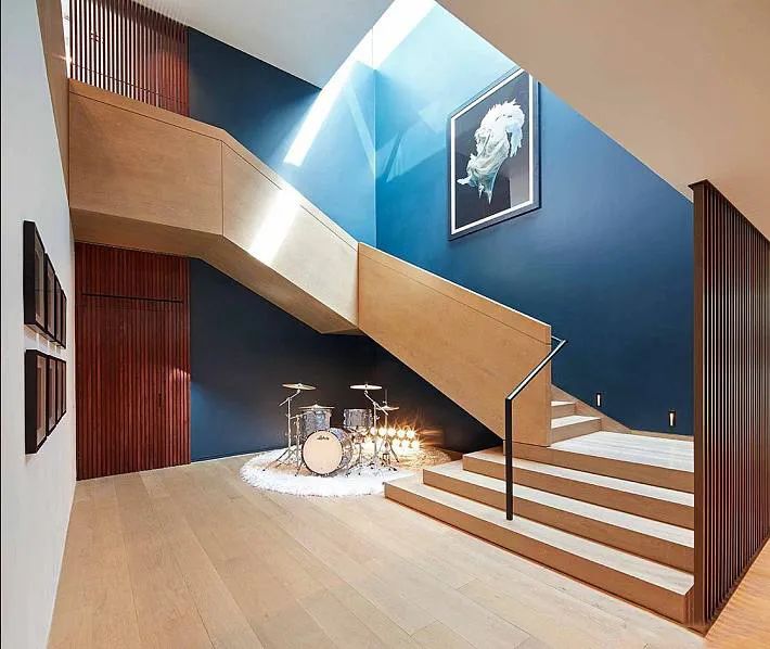 家里楼梯怎么布置,家里楼梯设计方案100例
