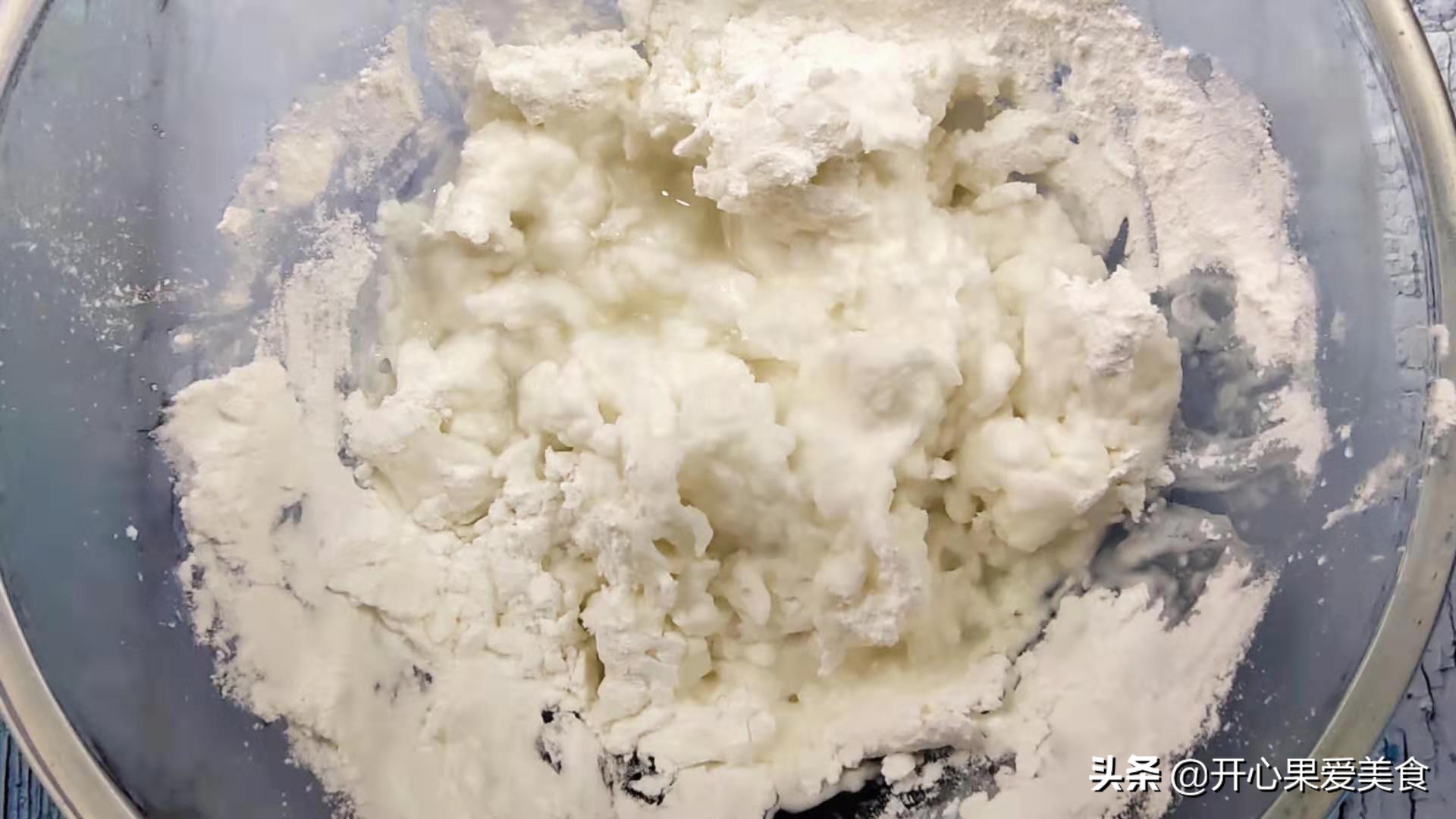 只用面粉做水晶蒸饺,蒸饺怎么做皮不硬又透明配方