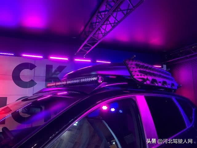 本田思域王露峥嵘丰田YARIS很有型东京改装车展大爆发