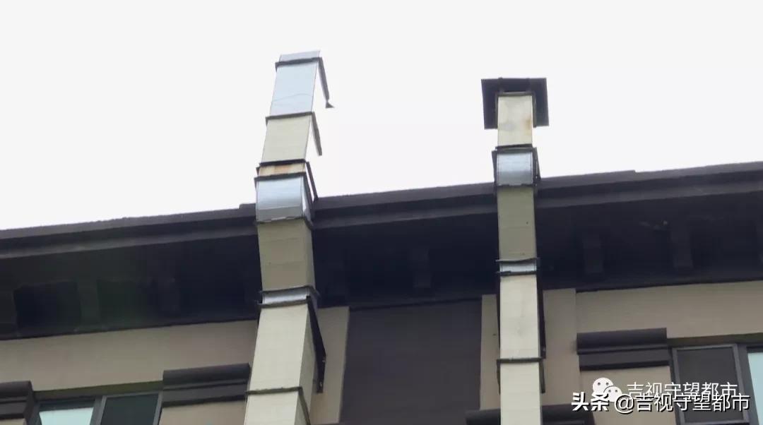 小区仙气飘飘雾气缭绕,小区单元门仙气飘飘