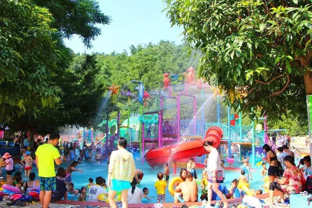 水上乐园天然泳池,水上乐园游泳玩水