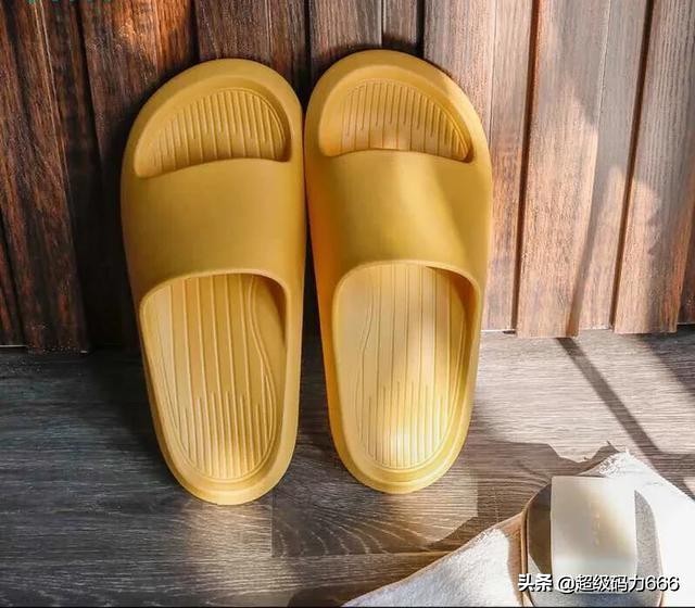 这个30岁年轻人，卖拖鞋1年挣2个亿！义乌老师傅：长江后浪推前浪