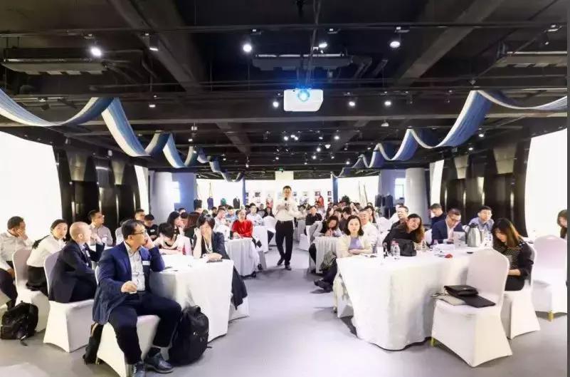 依文老总夏华现状,依文集团夏华照片