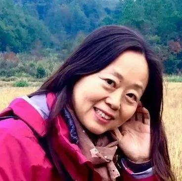 纸上的光影和字：6月30日，来看中国20位诗人的街拍摄影展