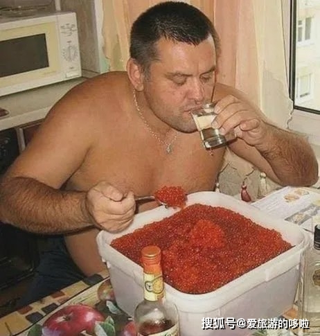 硬核吃鱼子酱指南，配糖油饼臭豆腐皮蛋