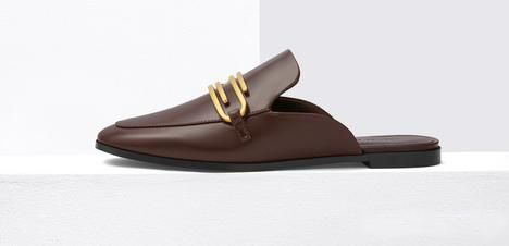 扁平足脚跟突出选什么鞋,拇外翻患者如何选择合适的鞋