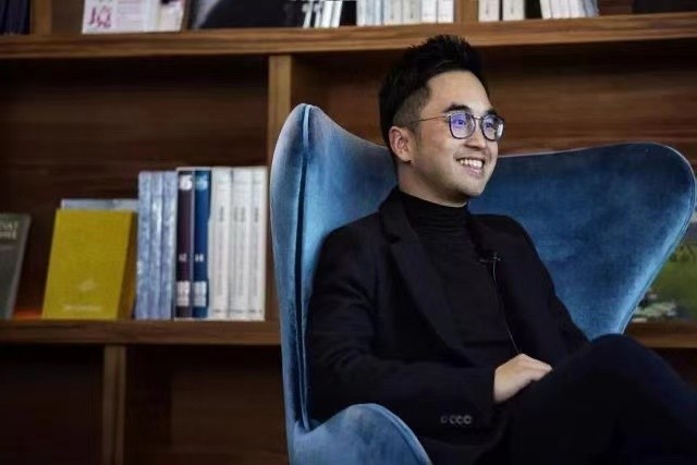 珠宝富豪发家史,珠宝大亨的创业史