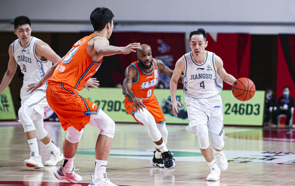 挽留王哲林？曝福建男篮作出重大决定，美女老总对多人抛出橄榄枝