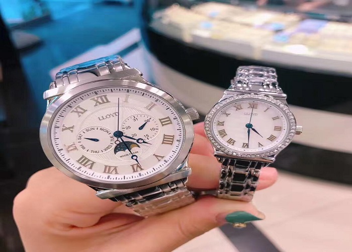 代购卖的假货和真货基本一样,代购99.9%假货套路