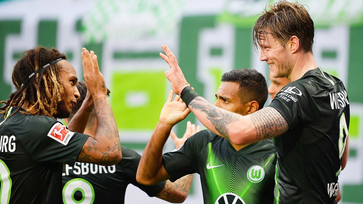 荷兰足球重新崛起,荷兰梅开二度扳平比分