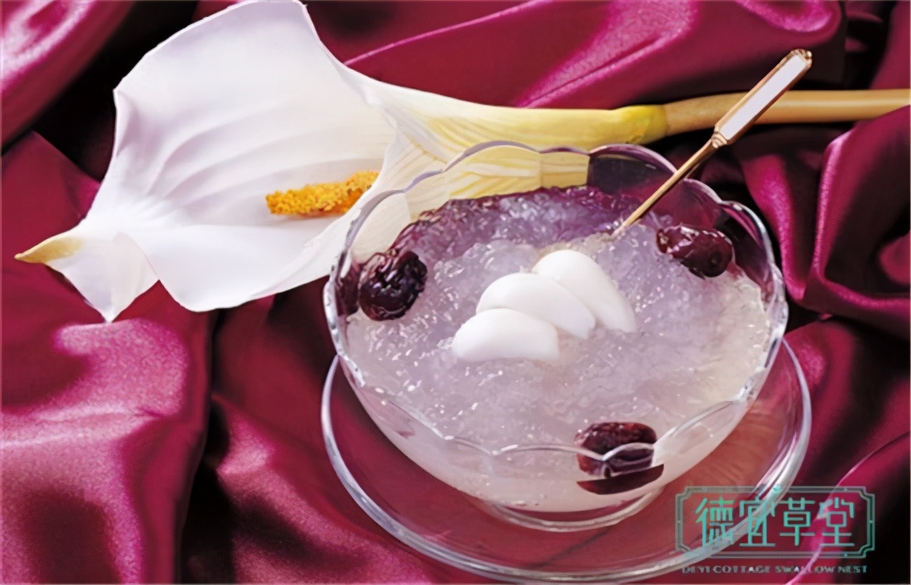 炖好的燕窝有点发黄,炖好燕窝冰箱里发霉了