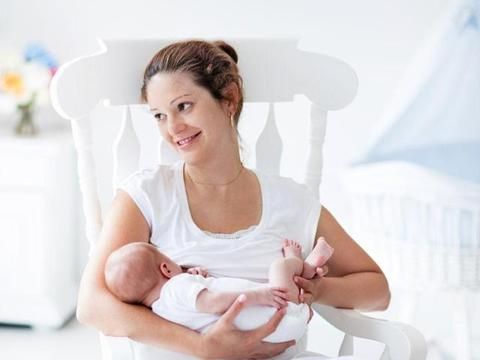 胸小没有奶？初乳有毒不能喝？关于母乳的这8个“常识”都要谣言