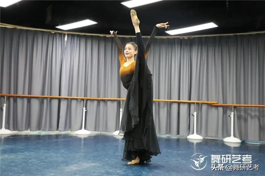 舞蹈生肌肉腿,舞蹈生如何从肌肉腿变成筷子腿