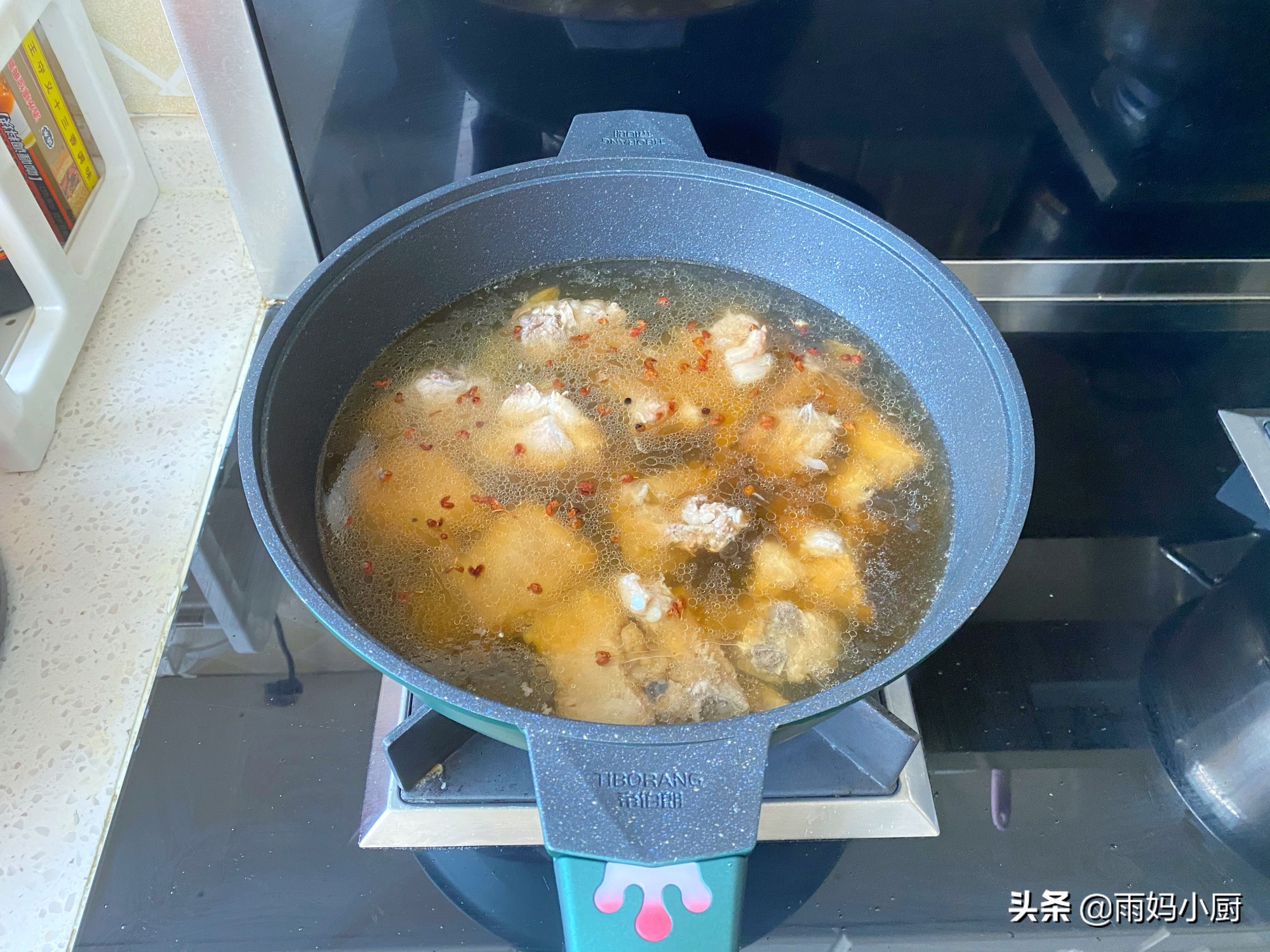 海带结煲排骨汤的做法大全,海带结炖排骨汤怎么炖最好喝