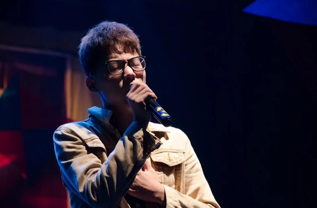 会唱歌技巧但唱歌很难听,唱歌难听4分钟教你唱歌技巧