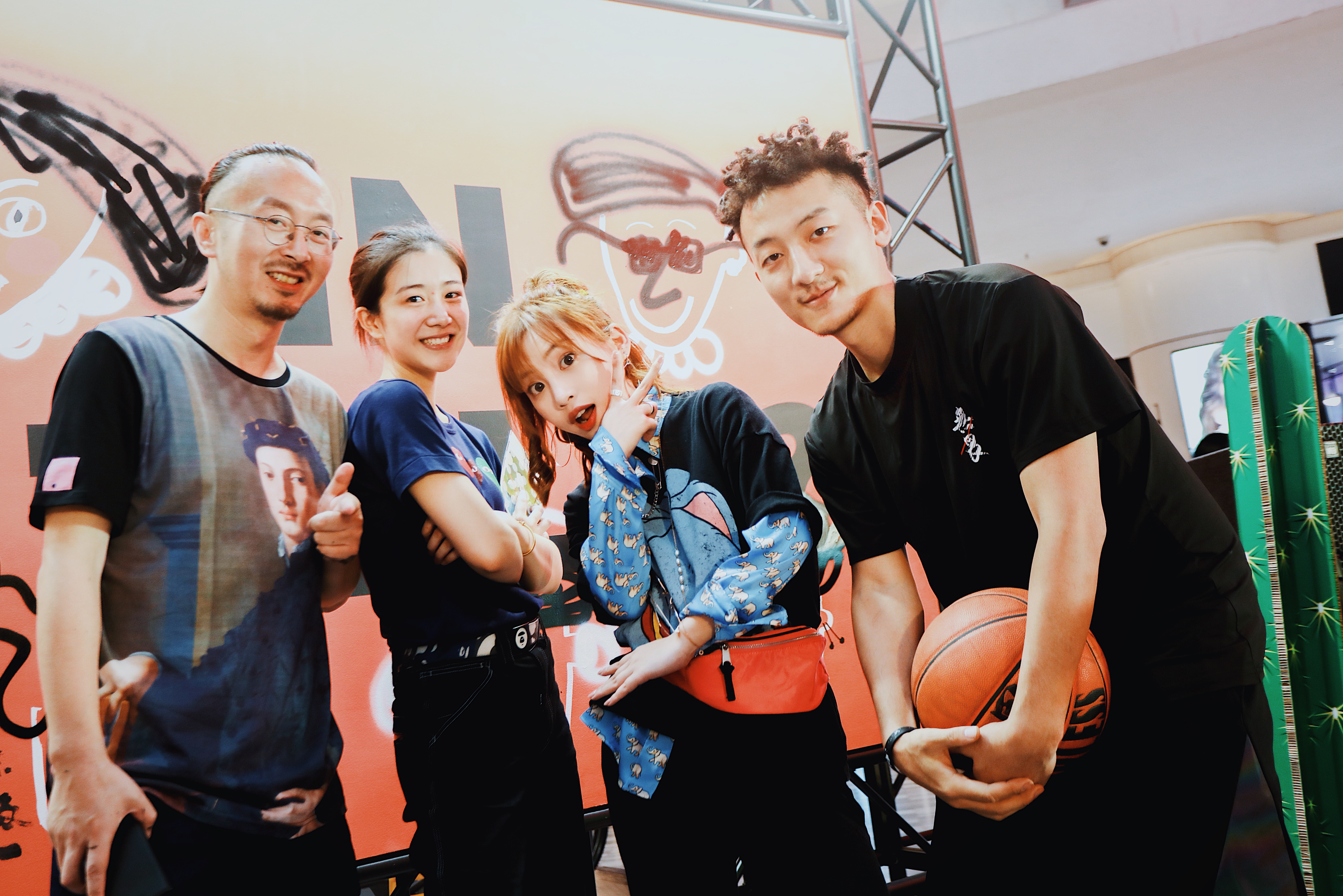 一波广告牌引爆天津,高街硬核登场玩转神级营销