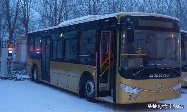 镍钴锰酸电池是磷酸铁锂电池吗,新能源车磷酸铁锂电池优缺点