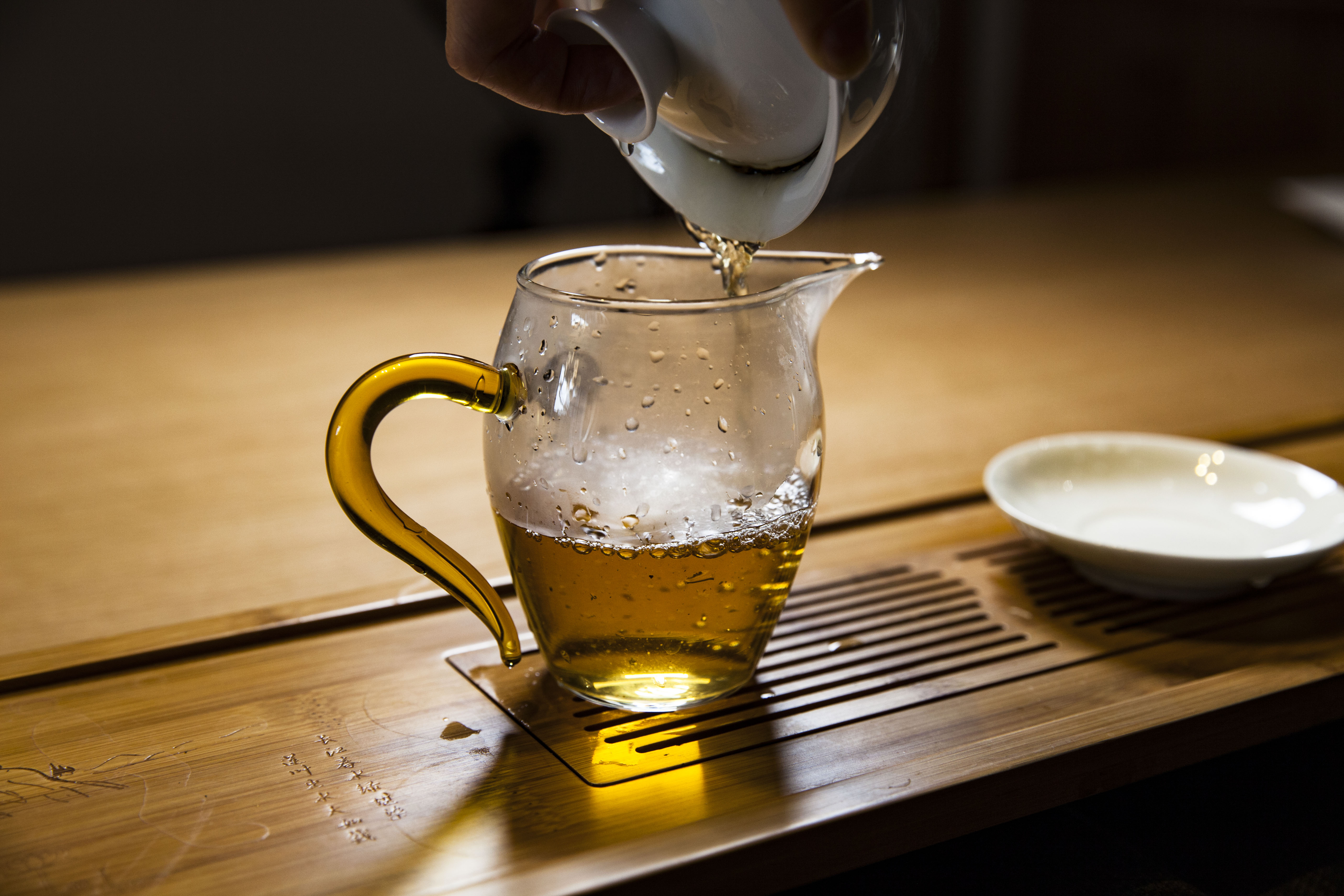 茶水对吃药有影响吗,茶水对口服药有何危害