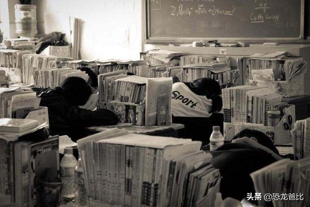 15岁的高考孩子考了667分不满意,15岁小孩高考683