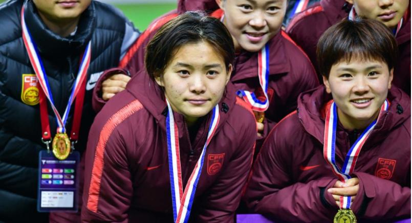 陈一冰事件怎么回事,陈一冰吐槽国足