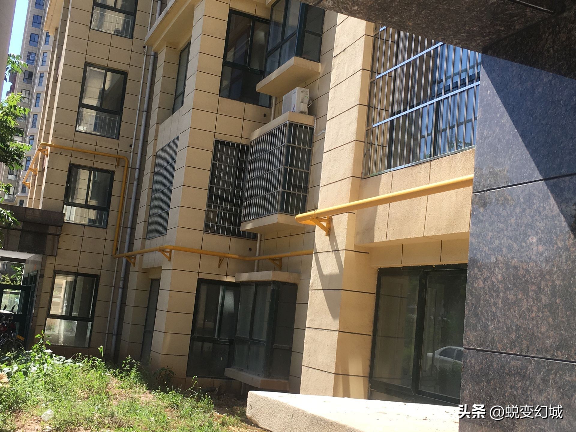 小区天然气管道走明线,小区中有天然气管道如何开通使用