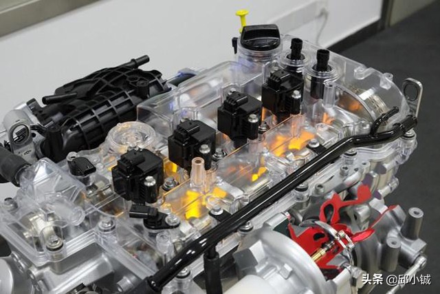 2022奇瑞瑞虎81.6t发布新款,奇瑞瑞虎8鲲鹏1.6t跟2.0t油耗对比