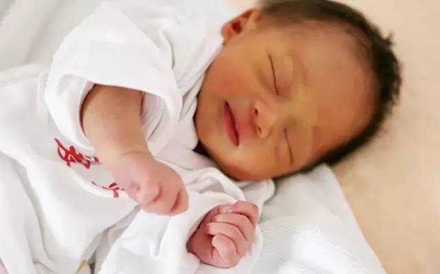 女生脸部常见皮肤问题,新生儿常见皮肤问题及护理试题