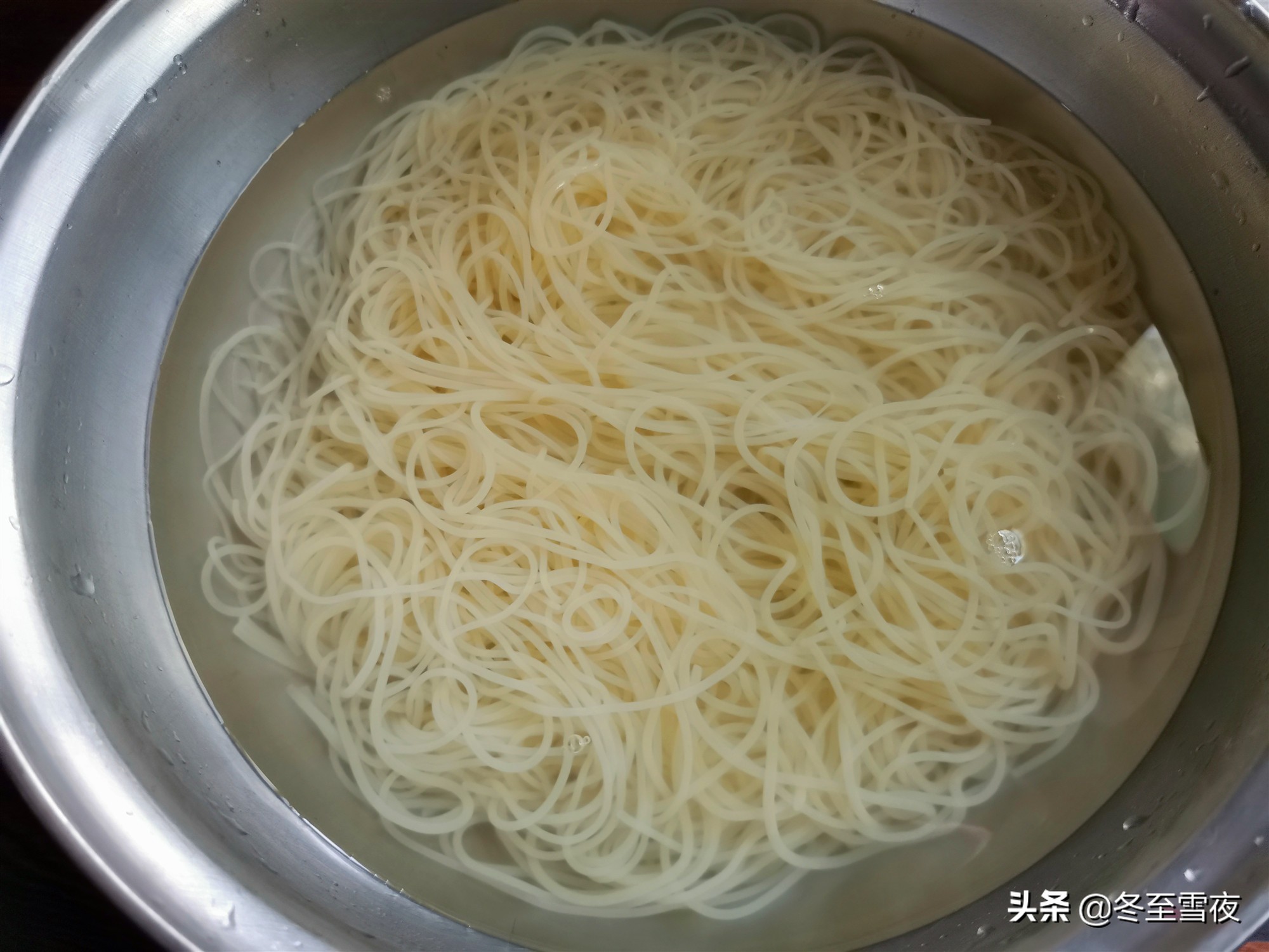 东北老太太热汤冷面的正宗做法,正宗东北冷面家常做法