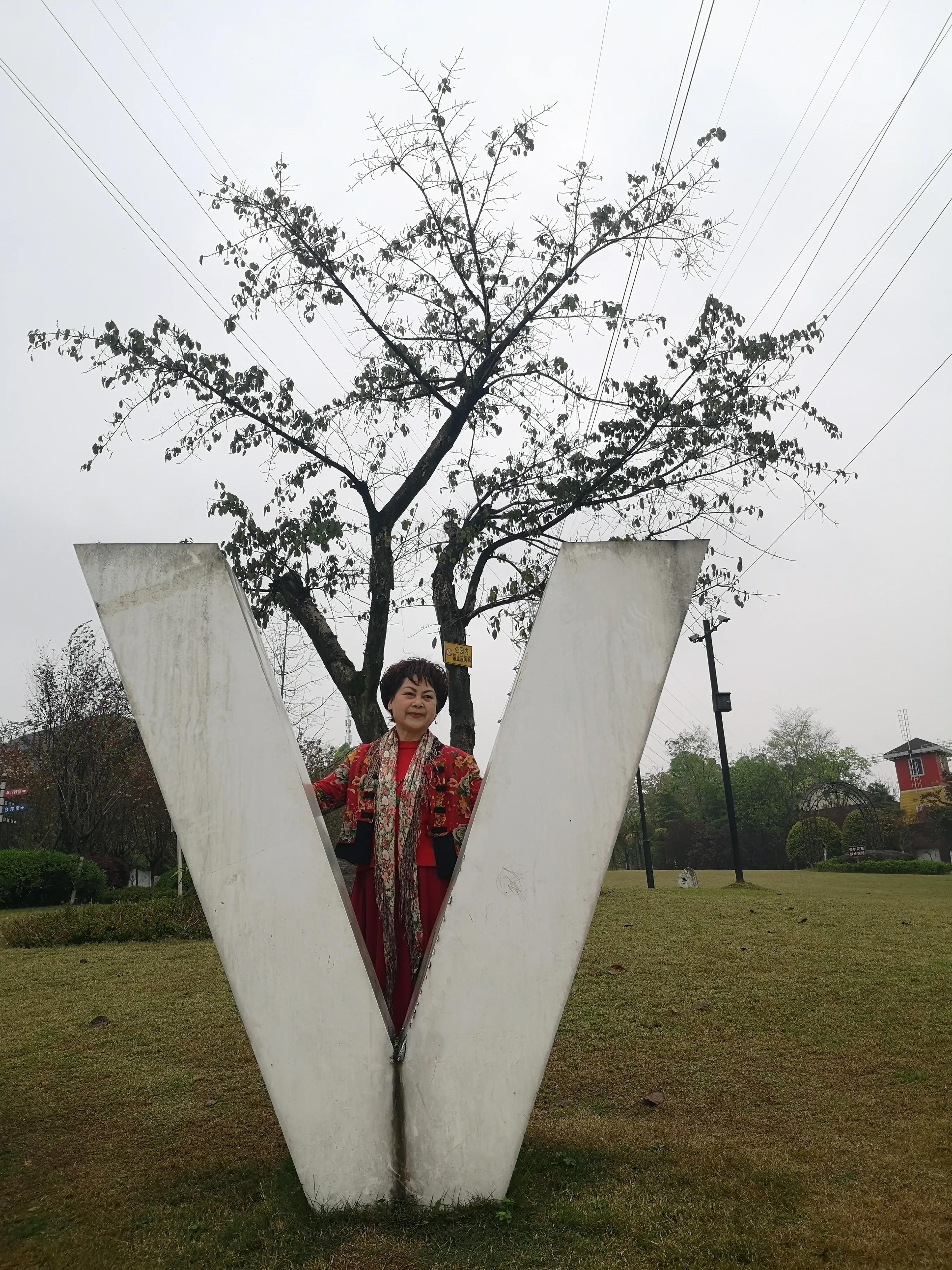 春游和姐妹踏青,春游踏青姐妹拍照