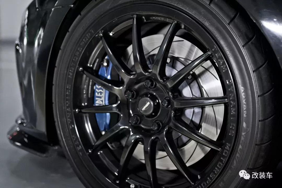 放弃了激情小钢炮高6R，购入奔驰C200做回安静的*男美**子！