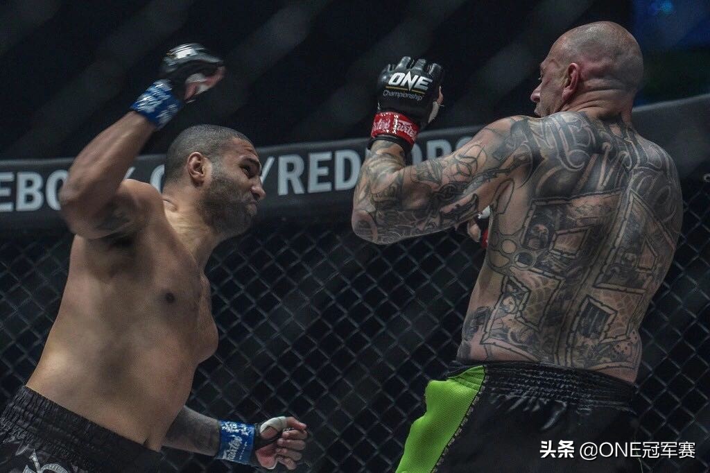 斩杀艾龙的重量级猛兽，坦克式进攻无人可挡