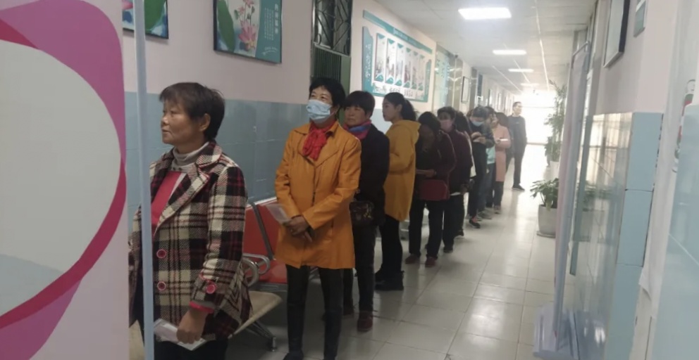 关爱女性宫颈癌公益活动,农村妇女宫颈癌免费筛查工作展开