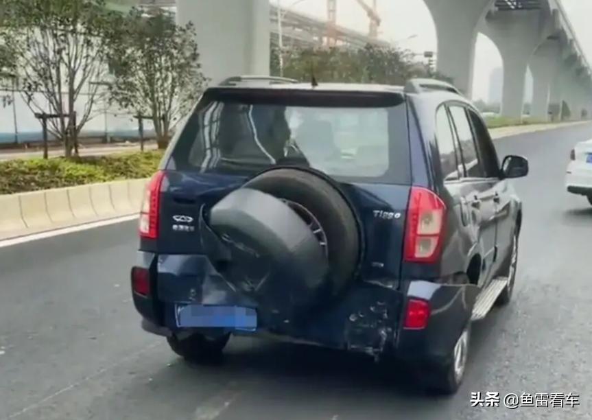 国产车奇瑞瑞虎三,福特蒙迪欧追尾货车测试