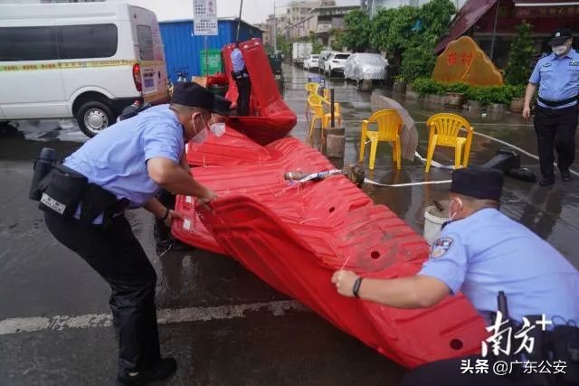 大雪纷飞坚守在抗疫一线的视频,深夜零下七度坚守抗疫一线