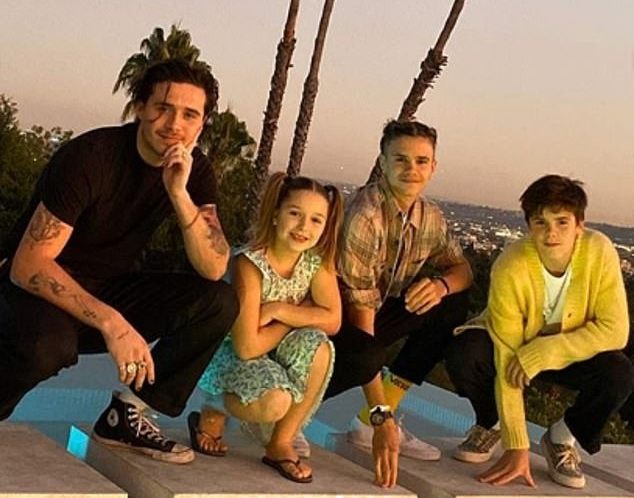 小贝17岁二儿子和女友撒狗粮!超模脸媲美贝嫂,小贝儿子都早恋?