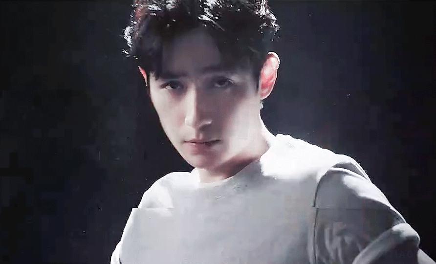 朱一龙没出名之前被冷落颁奖现场,朱一龙为什么抢压轴