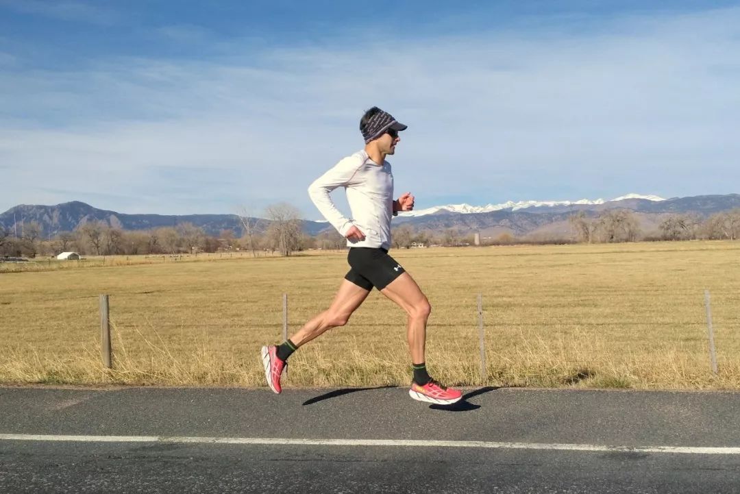 跑步臀部关节痛怎么恢复,跑步跑的腿疼屁股疼